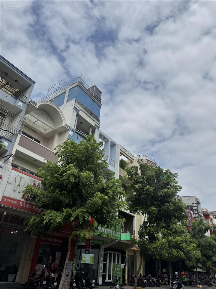 Bán nhà mặt tiền kinh doanh tân sơn nhì (4x15.7m) 4 tấm  giá 18.5 tỷ  quận tân phú