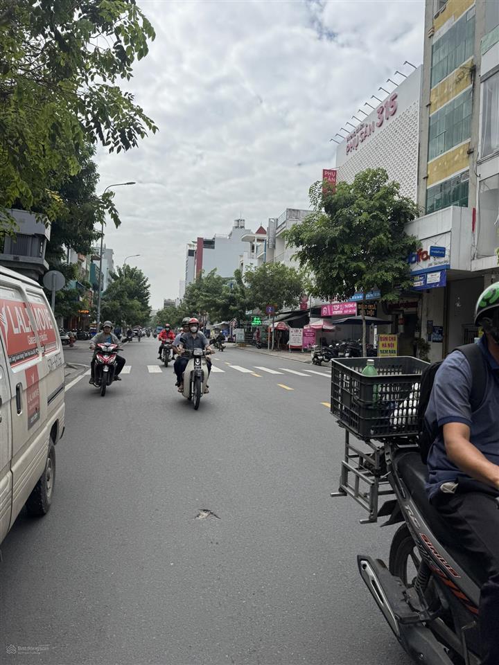 Bán nhà mặt tiền kinh doanh tân sơn nhì (4x15.7m) 4 tấm  giá 18.5 tỷ  quận tân phú