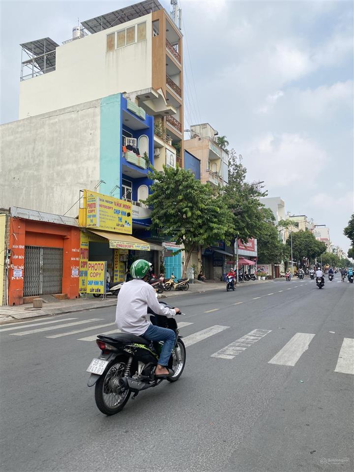 Bán nhà mặt tiền độc lập (4x10m), 1 lầu, giá 5.7 tỷ quận tân phú