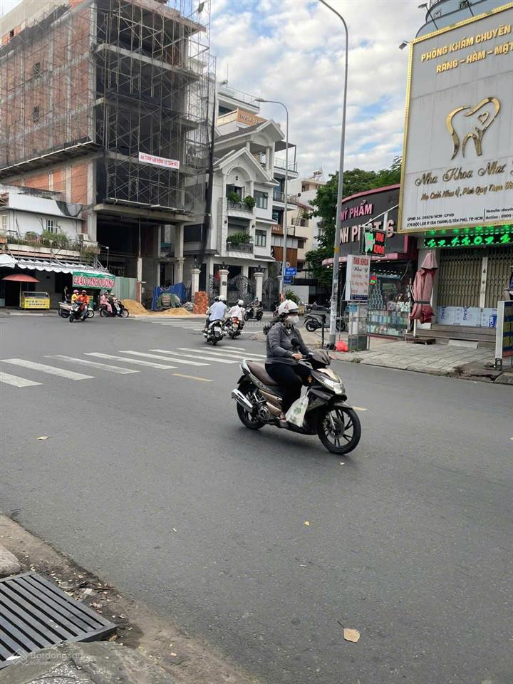 Bán nhà mặt tiền độc lập (4x10m), 1 lầu, giá 5.7 tỷ quận tân phú