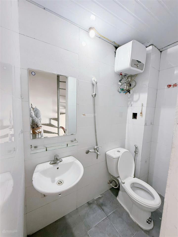 Cho thuê phòng khép kín 25m2 thịnh liệt,trương định ngay sát mặt đường kđt đồng tàu không chungchủ
