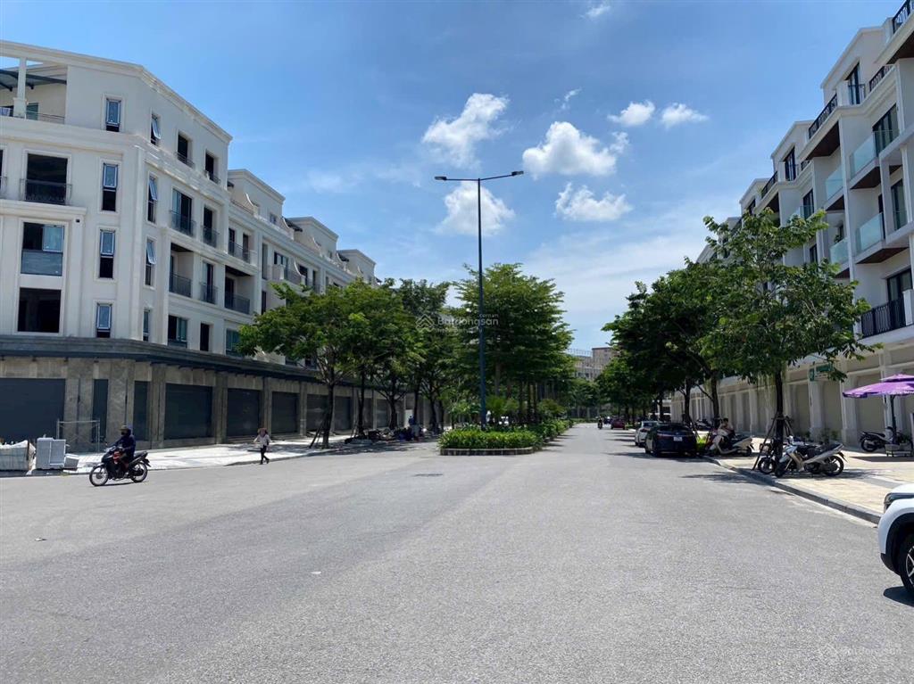 Bán căn shophouse tổng thống 375m2 đường vành đai 3