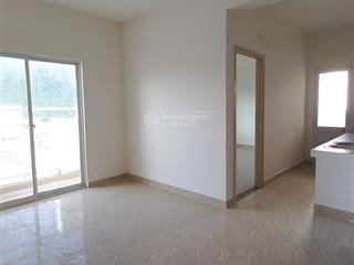 Bán căn góc tầng thấp view đông nam 62m2 xây dựng có ban công giá 2.2 tỷ