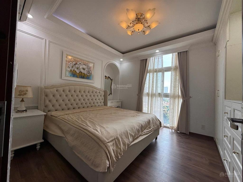 Bán căn góc 3 phòng ngủ usilk, 116m2, đầy đủ nội thất, giá 7,35 tỷ, sẵn sổ