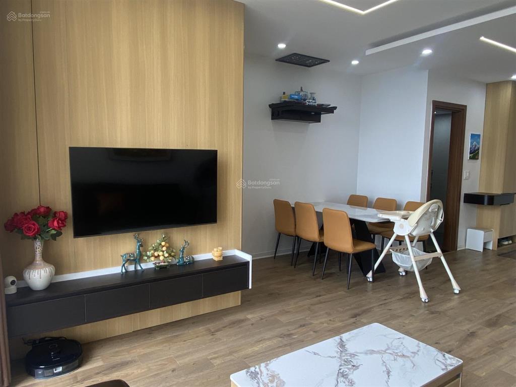 Bán căn 2pn2vs tòa usilk, nhà đẹp, sẵn lot oto, sổ lâu dài, giá 5,55 tỷ.