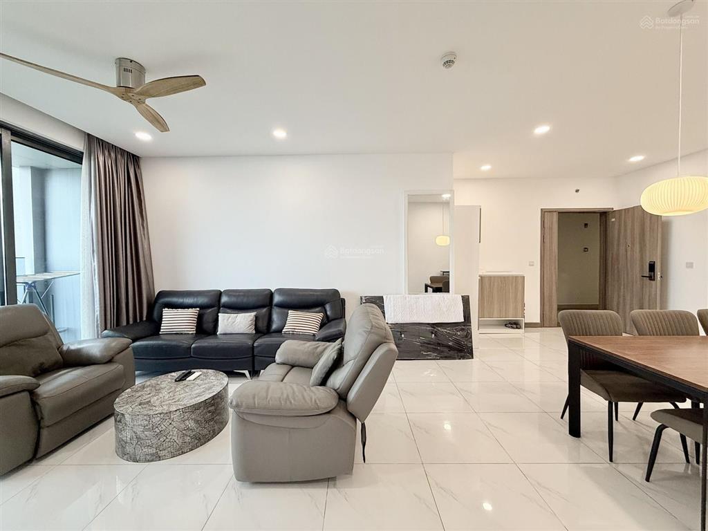 Sunwah pearl 3 phòng ngủ, view sông, đầy đủ nội thất, giá dễ thương 50tr cho khách chốt nhanh lẹ