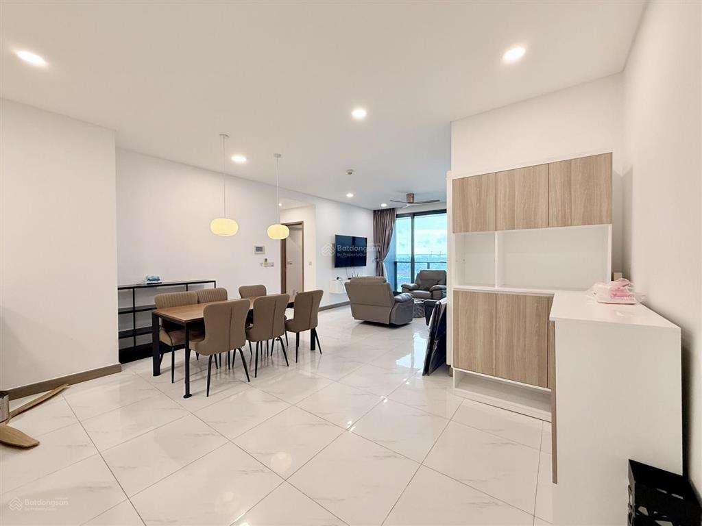 Sunwah pearl 3 phòng ngủ, view sông, đầy đủ nội thất, giá dễ thương 50tr cho khách chốt nhanh lẹ