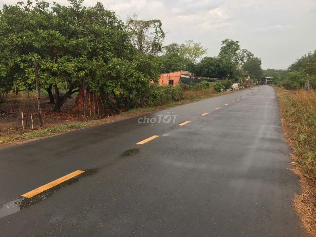 Chính chủ bán lô đất 680m2 sổ hồng - thổ cư , mặt tiền nhựa 10m