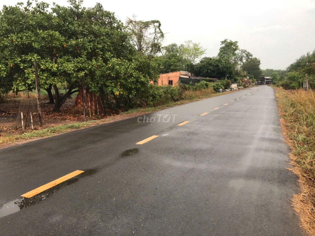 Chính chủ bán lô đất 680m2 sổ hồng - thổ cư , mặt tiền nhựa 10m
