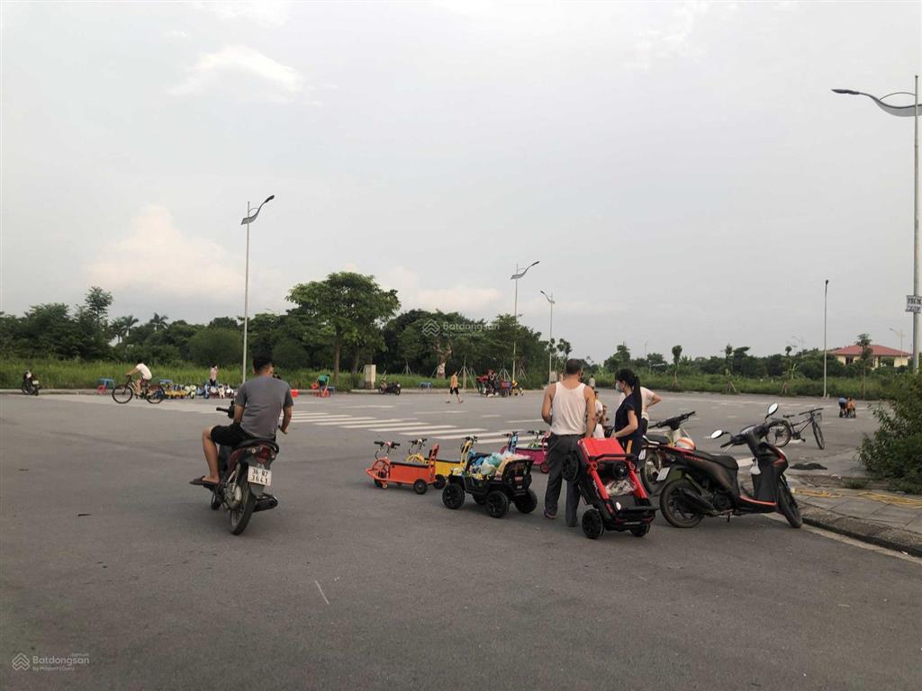Bán 90m2, mặt tiền 4.5m, giãn dân đa tiện, phường xuân lâm, đường 8m, vỉa hè 3.5m, kd sinh viên