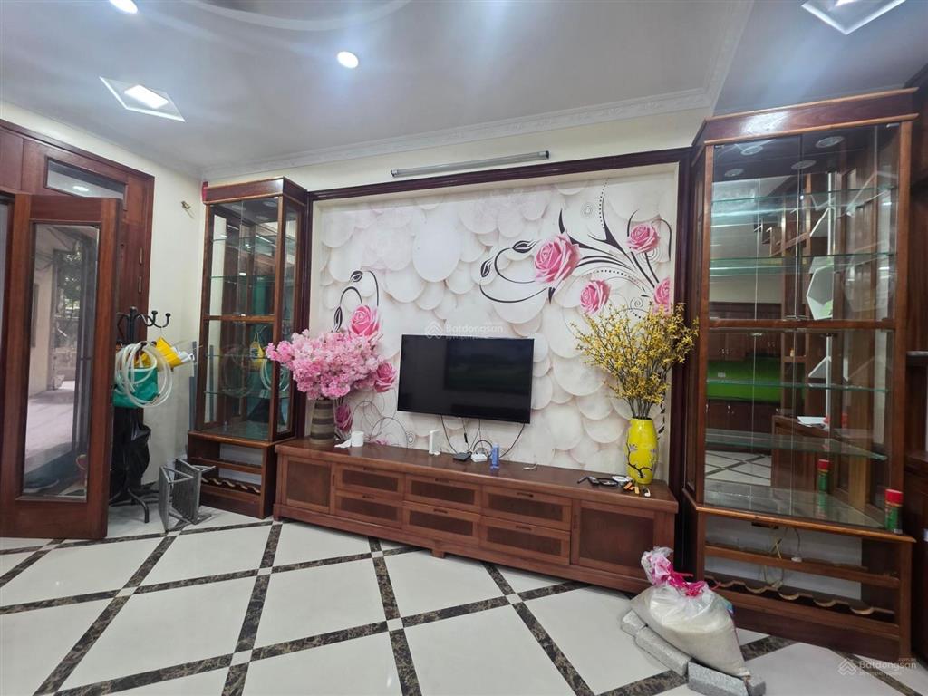 Nhà đẹp minh khai, gần timescity, ngõ ~3m. có nơi gửi ô tô. dt 45m². 5 tầng. giá 12.5 tỷ