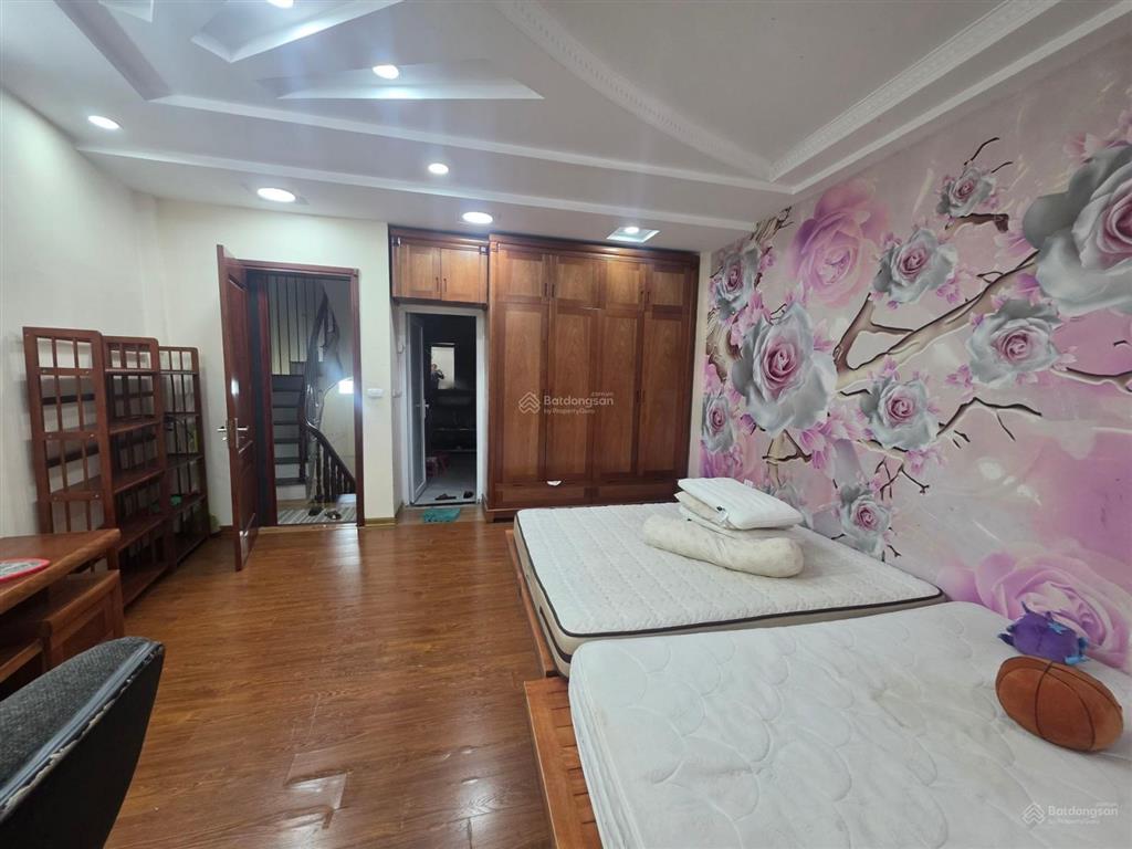 Nhà đẹp minh khai, gần timescity, ngõ ~3m. có nơi gửi ô tô. dt 45m². 5 tầng. giá 12.5 tỷ