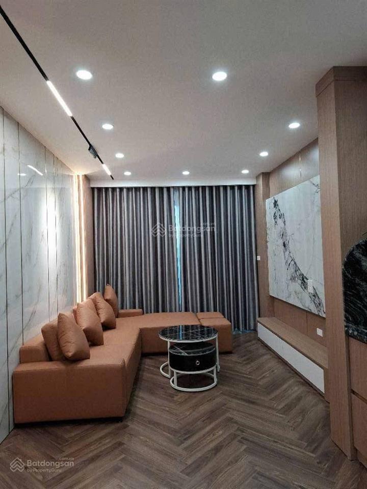 Bán nhà hai bà trưng, gần timescity, gara ô tô. diện tích 42m2, 6 tầng. 14.8 tỷ