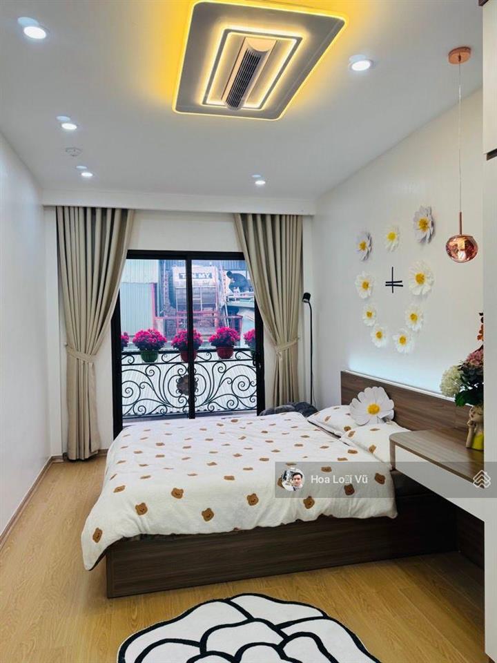 Bán nhà phố lê thanh nghị, thang máy, 5 tầng. 3 ngủ ,gần đh bách khoa. giá 12.6 tỷ