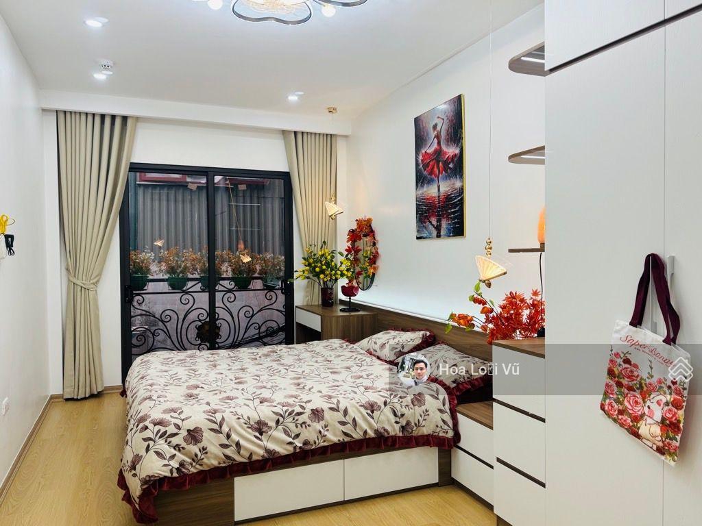 Bán nhà phố lê thanh nghị, thang máy, 5 tầng. 3 ngủ ,gần đh bách khoa. giá 12.6 tỷ