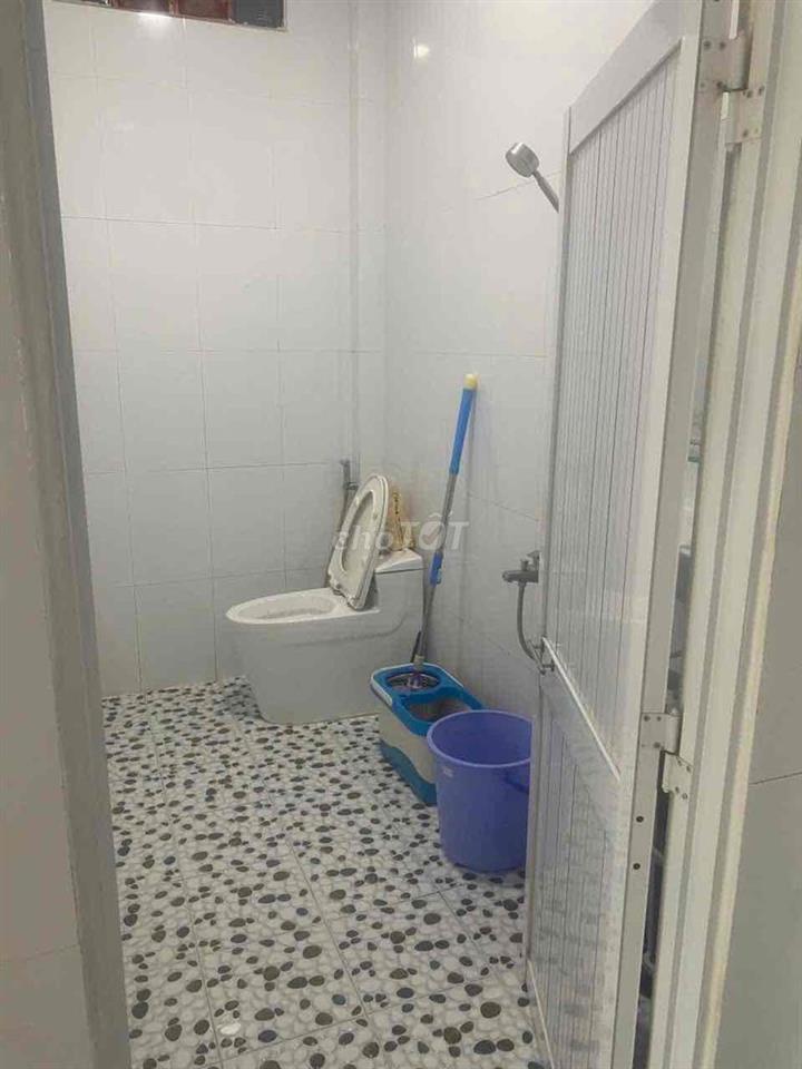cần bán nhà 1 Trệt 1 Lửng , 2 phòng ngủ, 2 toilet