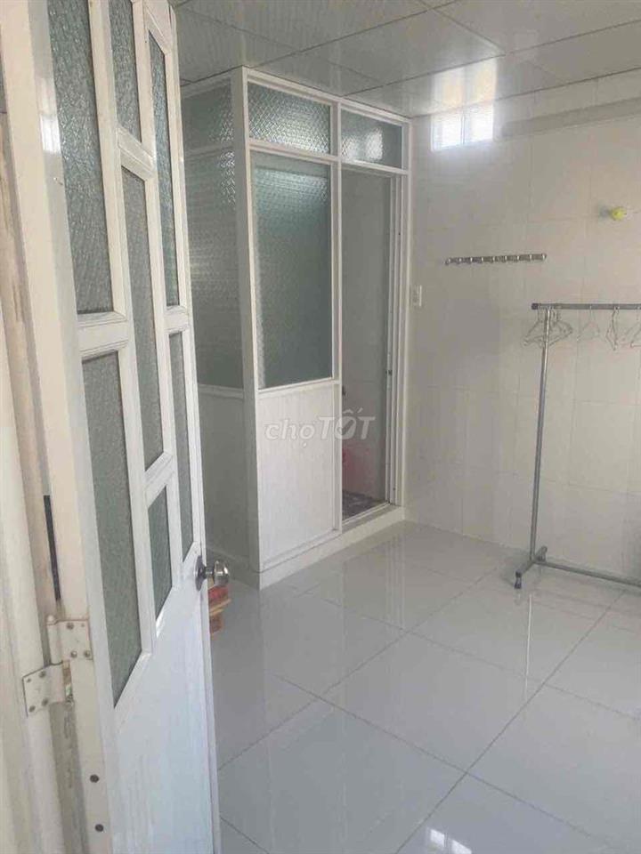 cần bán nhà 1 Trệt 1 Lửng , 2 phòng ngủ, 2 toilet