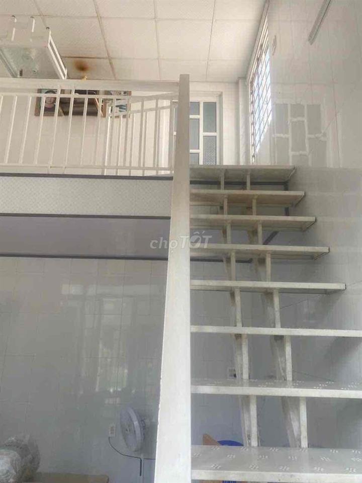 cần bán nhà 1 Trệt 1 Lửng , 2 phòng ngủ, 2 toilet