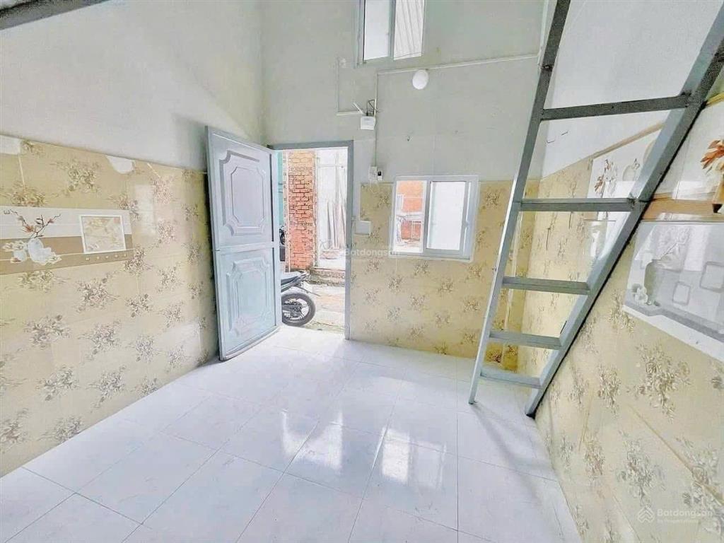 Cần bán dãy trọ 15 phòng, sổ riêng, đang kín khách cho thuê ở gần chợ hưng long