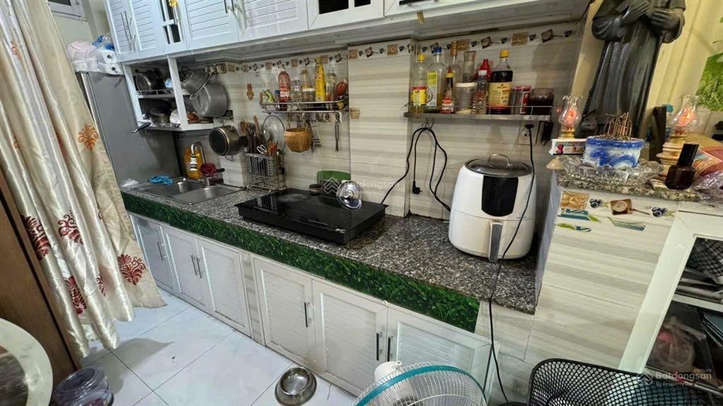 Bán nhà trung tâm quận 10 nhỉnh 6 tỷ hẻm. nguyễn tiểu la p. diên hồng
nhà vị trí trung tâm q10