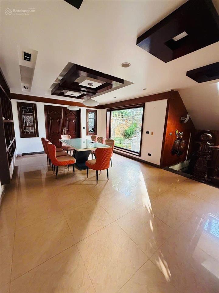 Cần bán biệt thự lê hồng phong