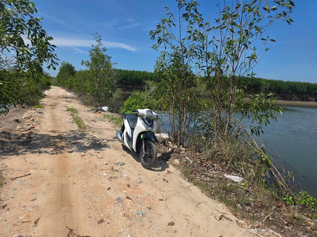 Bán 4,1ha đất ven biển tân thắng 3 mặt tiền đường, cách biển chỉ 100m