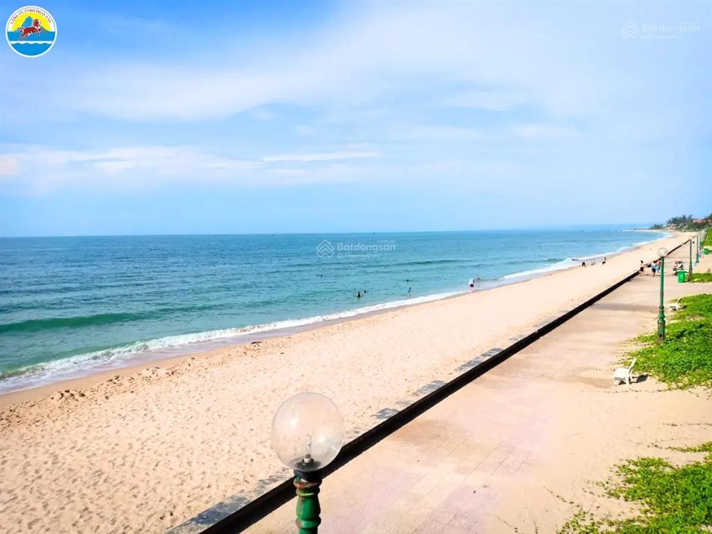 Cần bán quỹ đất đẹp, nằm sát biển, khu vực có nhiều resort và phát triển du lịch. dt 19.400m2