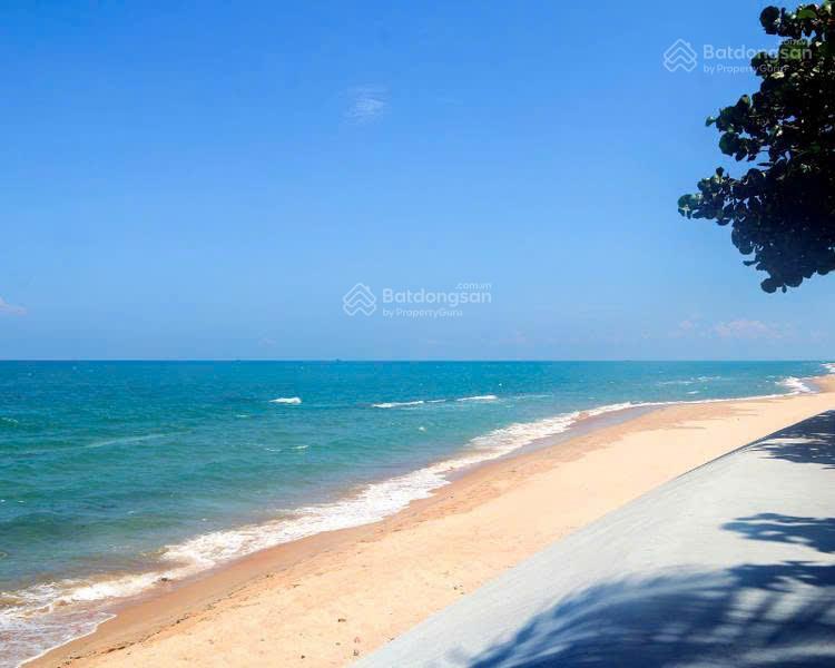 Cần bán quỹ đất đẹp, nằm sát biển, khu vực có nhiều resort và phát triển du lịch. dt 19.400m2