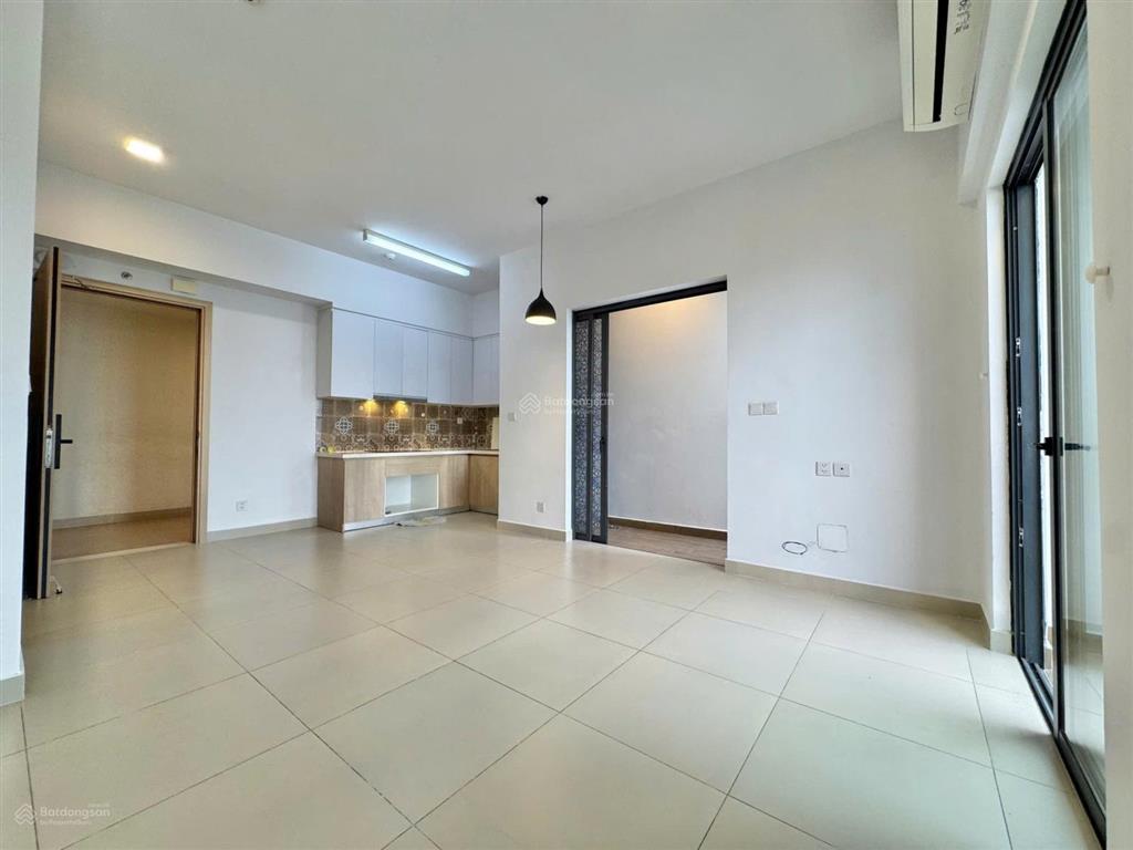 Bán gấp chcc aqua bay tòa sky 2, giá 3,8 tỷ dt 58m2, 2pn1wc, đông bắc view sân golf  0913 969 ***
