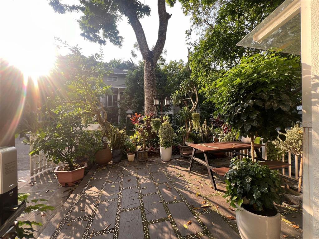 Cần bán biệt thự song lập vườn mai kđt ecopark hưng yên dt 162m2 nhà hoàn thiện  0913 969 ***