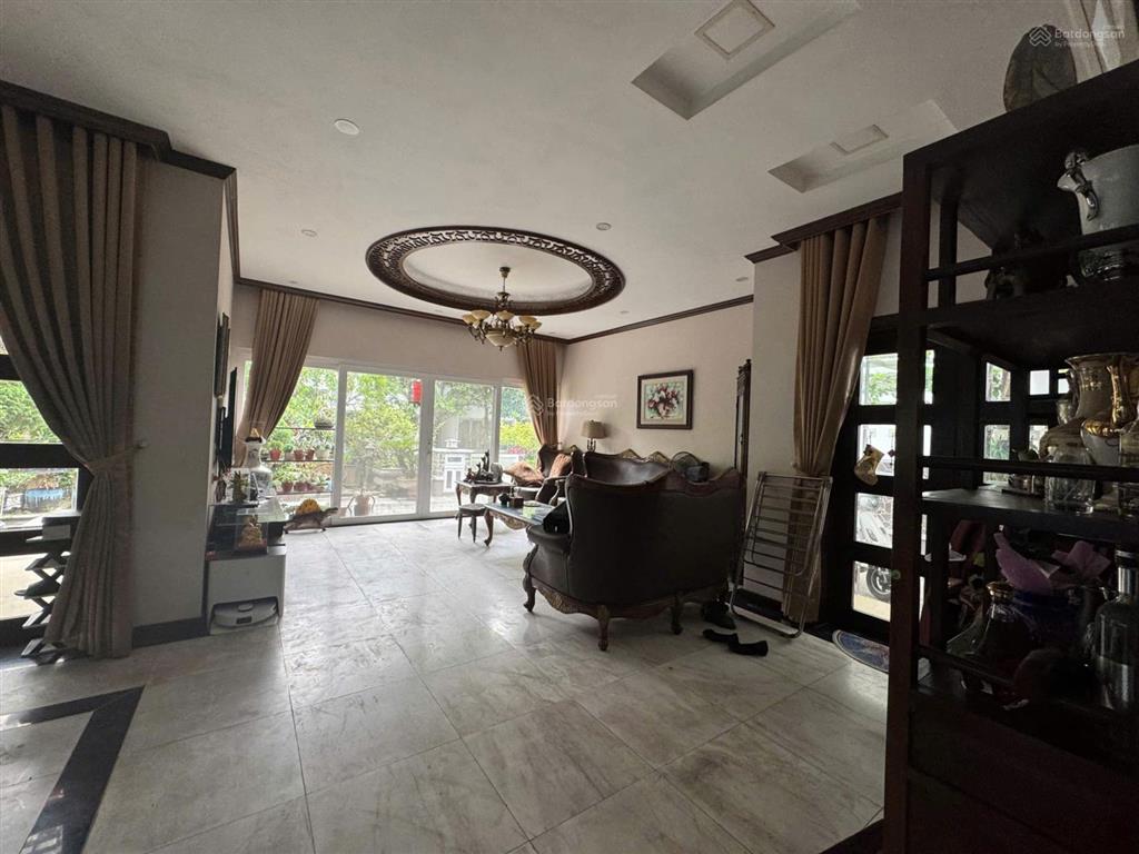 Cho thuê biệt thự đơn lập vườn mai ecopark hưng yên 324m2, đầy đủ nội thất, xách vali vào ở ngay