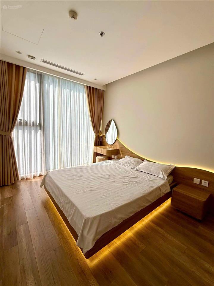 Cần bán nhanh căn hộ khoáng nóng landmark ecopark 3pn2vs 114m2 view trọn hồ thiên nga  0913 969 ***