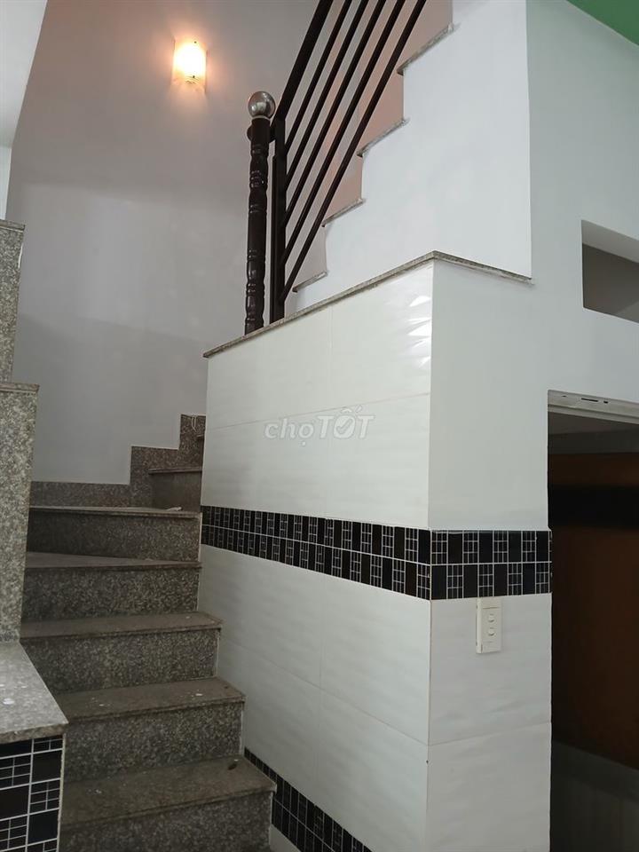 Cho thuê nhà nguyên căn 1 trệt 2 lầu Lê Văn Thọ, GV 8tr/tháng