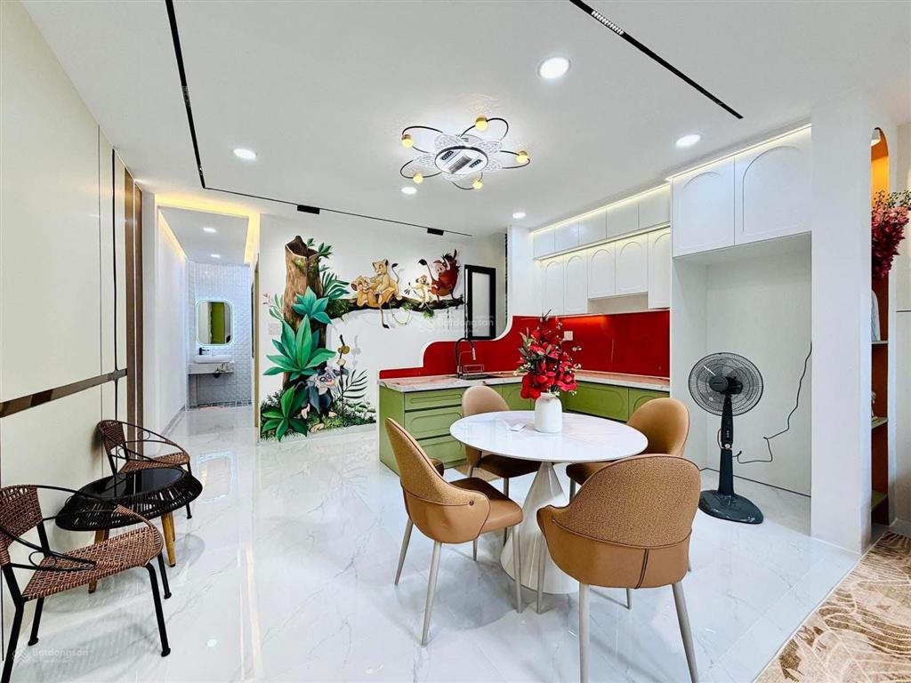 Nhà đẹp đường nguyễn tư giản, p12 gò vấp hẻm 6m  dt 4,5m x 10m  trệt lửng 3 lầu có 3pn rộng