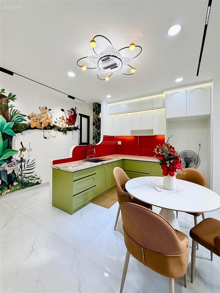 Nhà đẹp đường nguyễn tư giản, p12 gò vấp hẻm 6m  dt 4,5m x 10m  trệt lửng 3 lầu có 3pn rộng