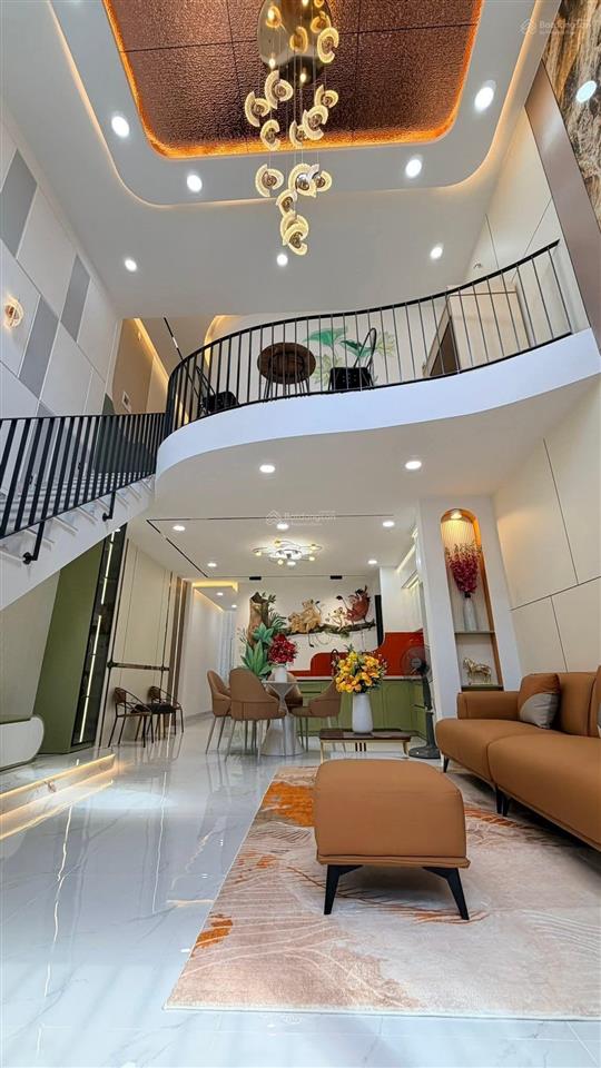 Nhà đẹp đường nguyễn tư giản, p12 gò vấp hẻm 6m  dt 4,5m x 10m  trệt lửng 3 lầu có 3pn rộng