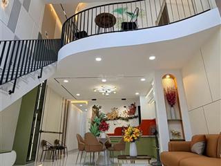 Nhà đẹp đường nguyễn tư giản, p12 gò vấp hẻm 6m  dt 4,5m x 10m  trệt lửng 3 lầu có 3pn rộng