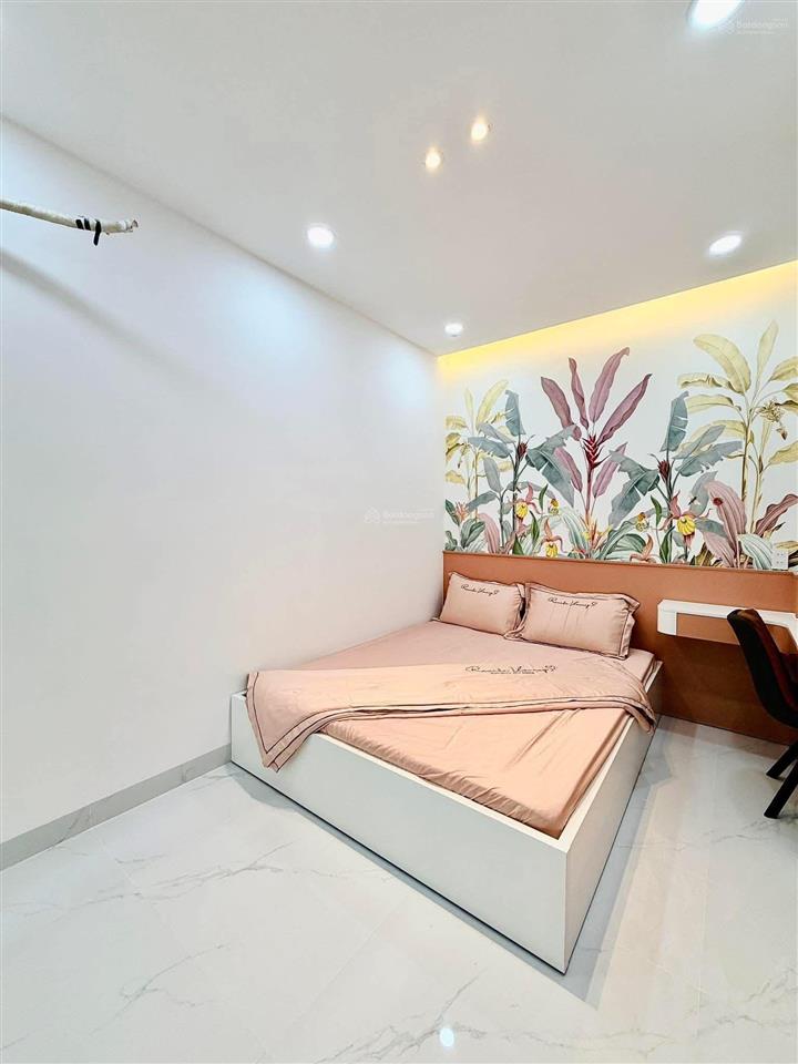 Nhà đẹp đường nguyễn tư giản, p12 gò vấp hẻm 6m  dt 4,5m x 10m  trệt lửng 3 lầu có 3pn rộng