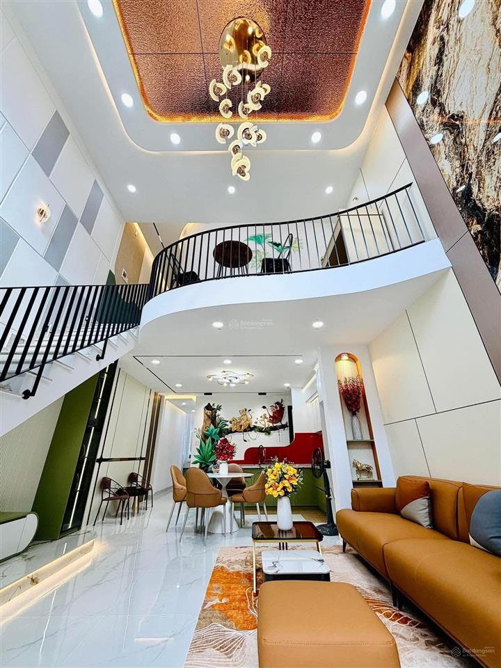 Nhà đẹp đường nguyễn tư giản, p12 gò vấp hẻm 6m  dt 4,5m x 10m  trệt lửng 3 lầu có 3pn rộng