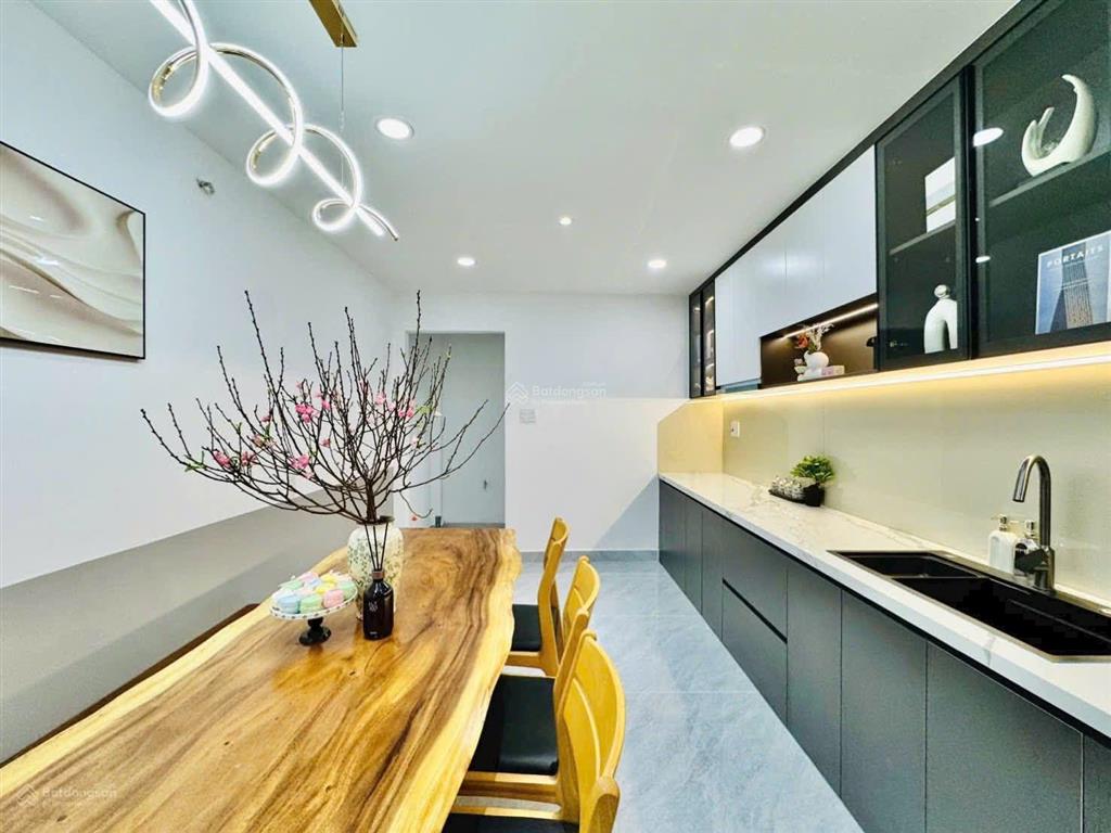 Siêu phẩm dài 17m hẻm xe hơi thông trệt lửng lầu có 3pn rộng đẹp mê ly chỉ hơn 6 tỷ