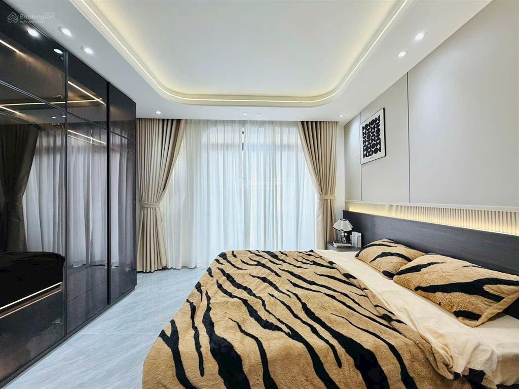 Nhà phố hiện đại đẹp mê ly hẻm xh giá  8.6 tỉ  dt  4 x 16 trệt lửng 3 lầu quang trung gò vấp