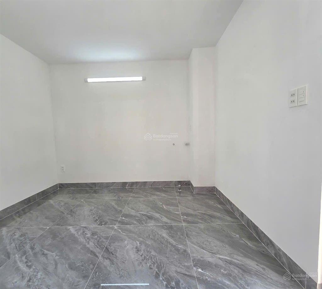 Nhà đẹp diện tích khủng ngay trung tâm  đối diện bệnh viện hồng đức 5 x 14 trệt 3 lầu giá.8tỷ250