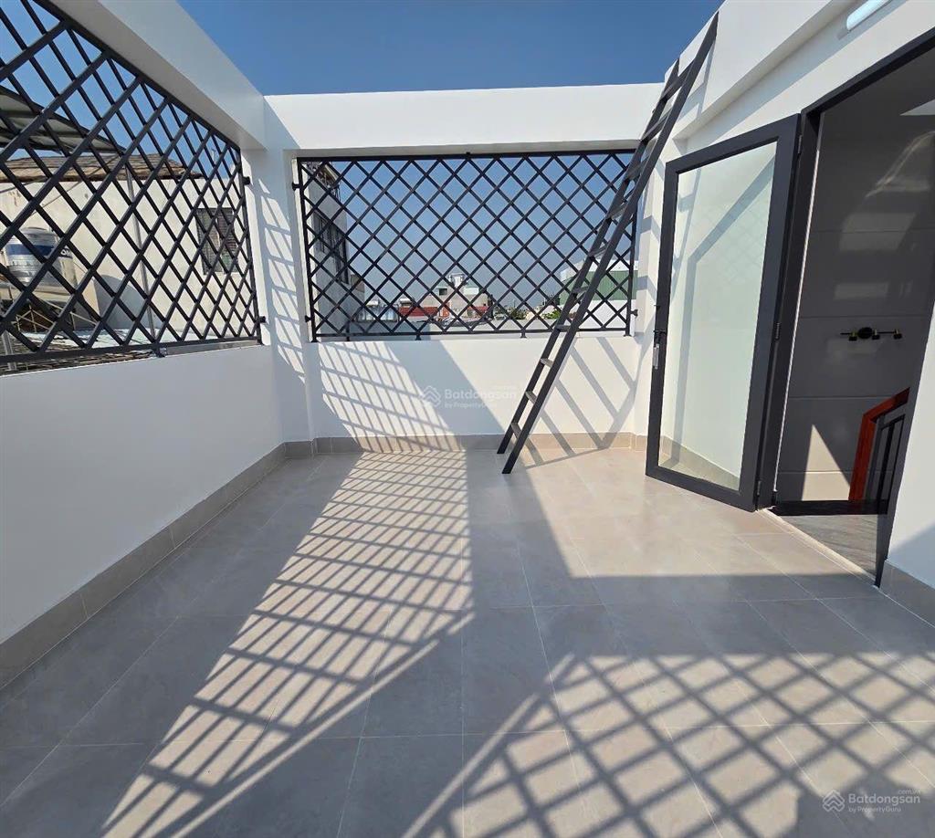 Nhà đẹp diện tích khủng ngay trung tâm  đối diện bệnh viện hồng đức 5 x 14 trệt 3 lầu giá.8tỷ250