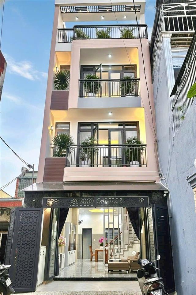 Nhà đẹp diện tích khủng ngay trung tâm  đối diện bệnh viện hồng đức 5 x 14 trệt 3 lầu giá.8tỷ250