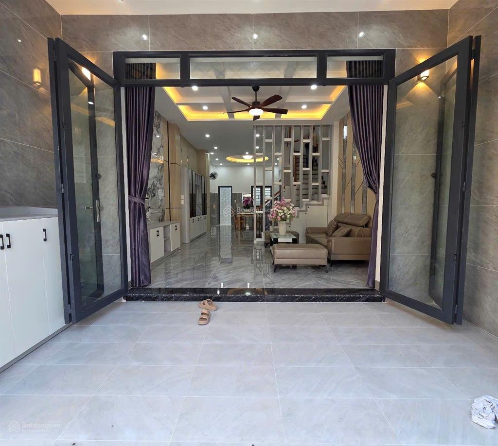 Nhà đẹp diện tích khủng ngay trung tâm  đối diện bệnh viện hồng đức 5 x 14 trệt 3 lầu giá.8tỷ250
