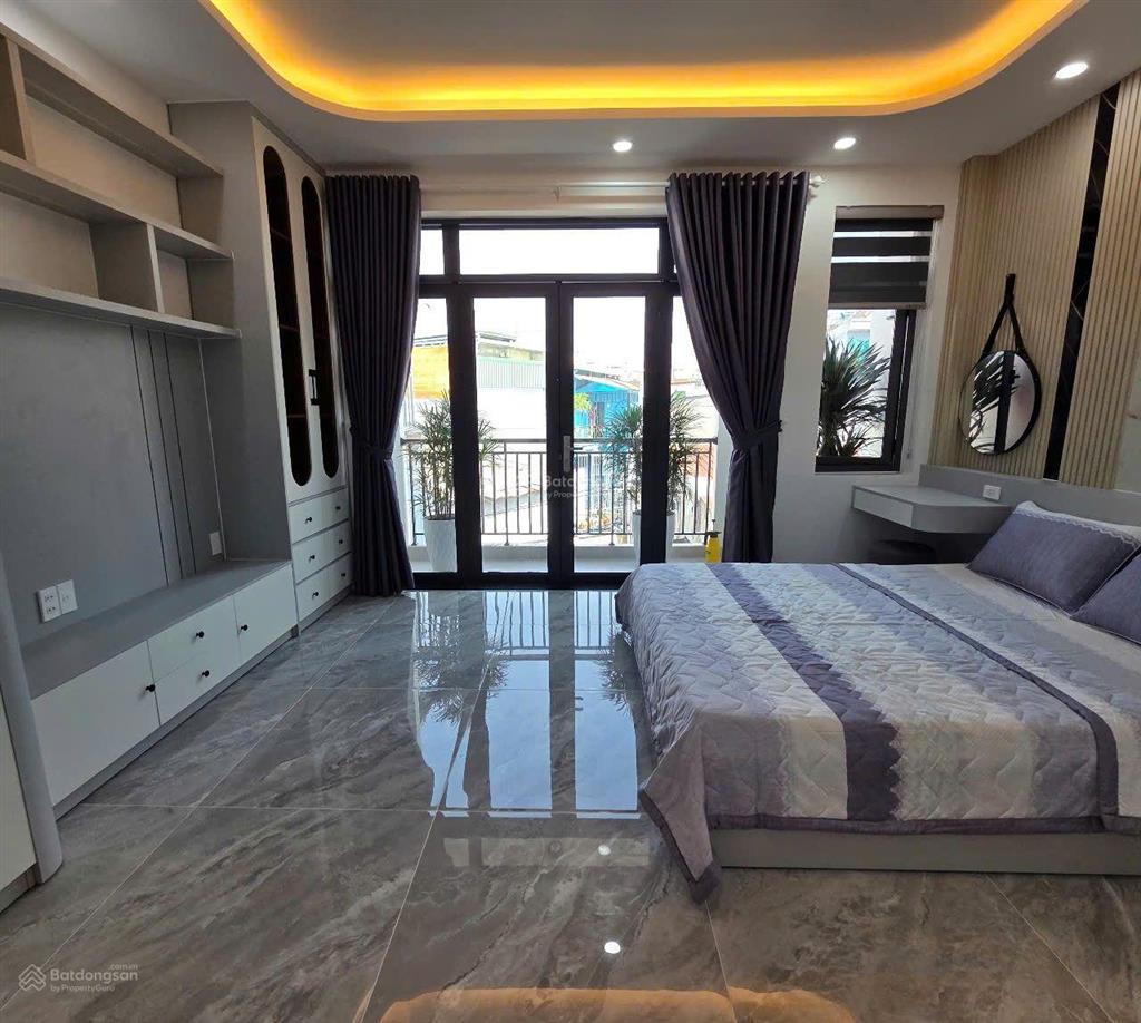 Nhà đẹp diện tích khủng ngay trung tâm  đối diện bệnh viện hồng đức 5 x 14 trệt 3 lầu giá.8tỷ250