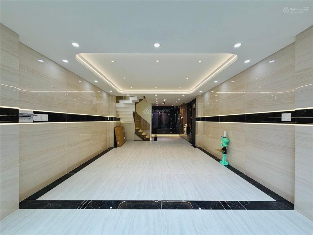 Siêu phẩm nhà phố cao cấp có thang máy  hẻm 1 trục tại sát mặt tiền  4,6 x 18 trệt lửng 4 lầu