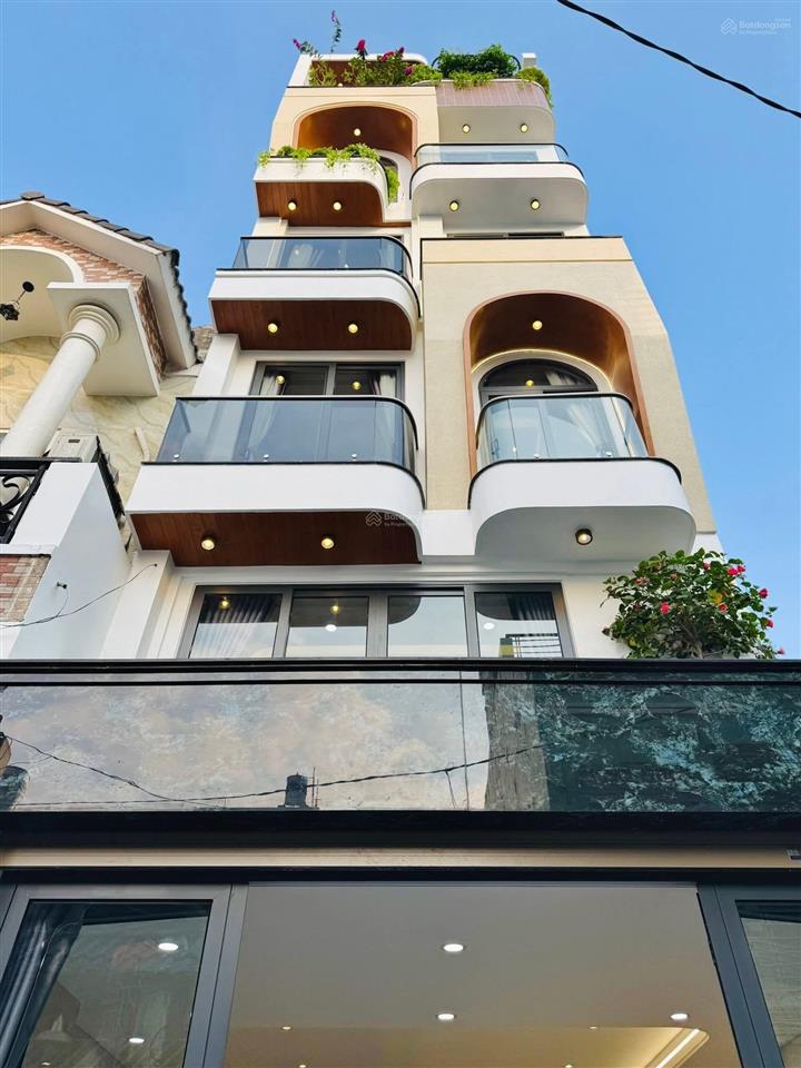 Siêu phẩm nhà phố cao cấp có thang máy  hẻm 1 trục tại sát mặt tiền  4,6 x 18 trệt lửng 4 lầu