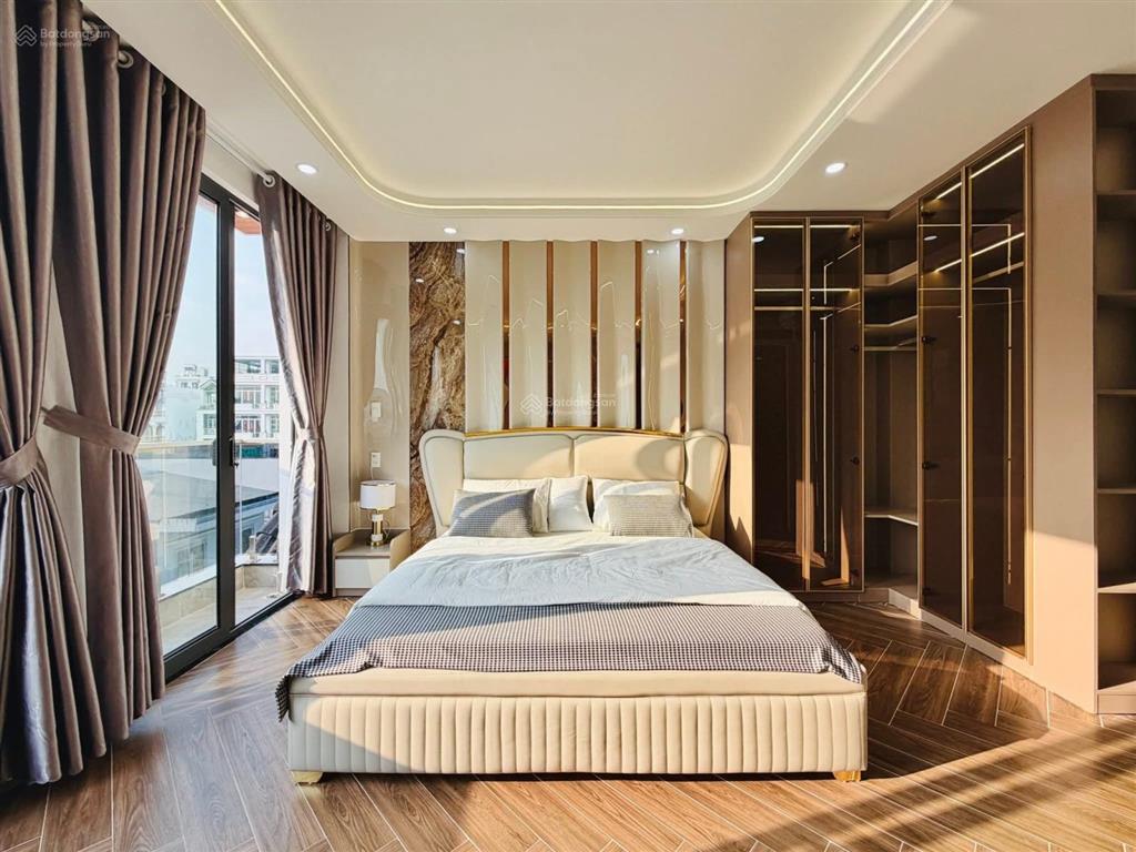 Siêu phẩm nhà phố cao cấp có thang máy  hẻm 1 trục tại sát mặt tiền  4,6 x 18 trệt lửng 4 lầu