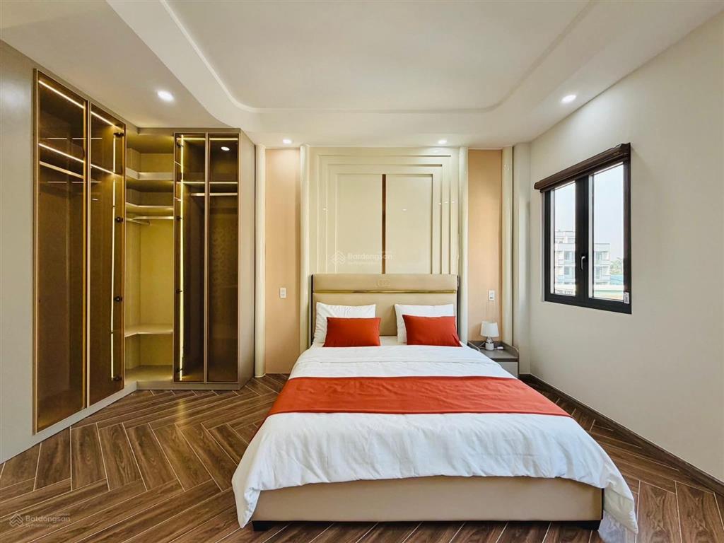 Siêu phẩm nhà phố cao cấp có thang máy  hẻm 1 trục tại sát mặt tiền  4,6 x 18 trệt lửng 4 lầu